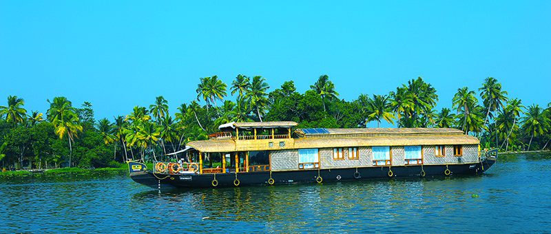 Houseboat Main Image